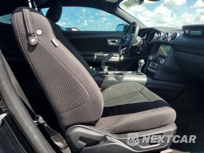 Zdjęcie 10 z 13 samochodu: 2022 FORD MUSTANG VIN:1FA6P8TH7N5123185 - miniatura