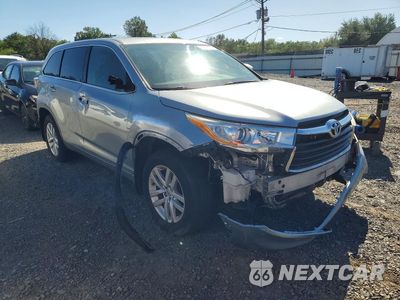 Czwarte zdjęcie samochodu z boku: 2015 TOYOTA HIGHLANDER LE VIN:5TDBKRFH5FS184104 - miniatura