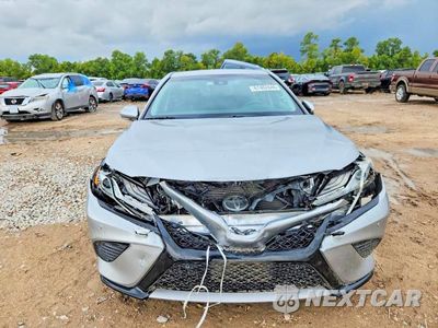 Piąte zdjęcie samochodu w środku: 2018 TOYOTA CAMRY XSE VIN:4T1B61HK7JU029262 - miniatura