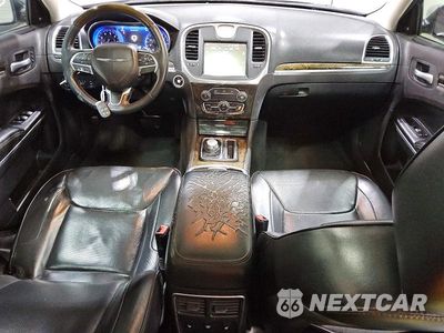 Zdjęcie 8 z 12 samochodu: 2016 CHRYSLER 300C VIN:2C3CCAEGXGH105722 - miniatura