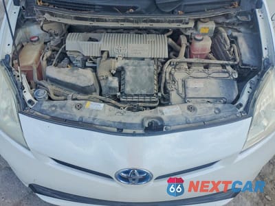Zdjęcie 11 z 12 samochodu: 2015 TOYOTA PRIUS TWO VIN:JTDKN3DU8F1988219 - miniatura