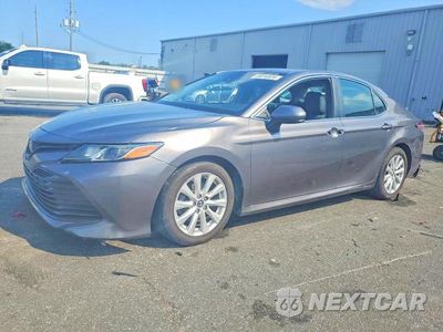 2018 TOYOTA CAMRY LE 4T1B11HK4JU141399 - główne zdjęcie licytacji z USA - miniatura