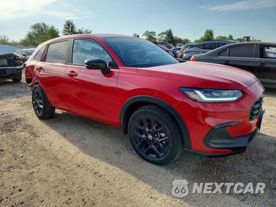 Czwarte zdjęcie samochodu z boku: 2025 HONDA HR-V SPORT VIN:3CZRZ1H51SM736894 - miniatura
