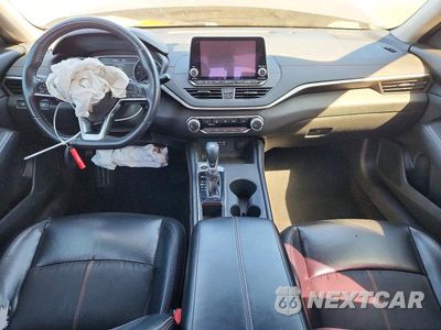 Zdjęcie 8 z 12 samochodu: 2019 NISSAN ALTIMA SR VIN:1N4BL4CV0KC227985 - miniatura
