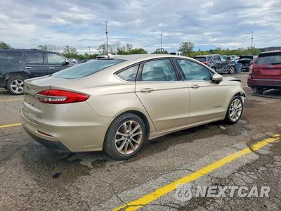 Trzecie zdjęcie samochodu z tyłu: 2019 FORD FUSION SE VIN:3FA6P0LU9KR166949 - miniatura
