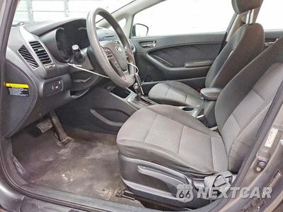 Zdjęcie 7 z 12 samochodu: 2016 KIA FORTE LX VIN:KNAFX4A60G5581316 - miniatura