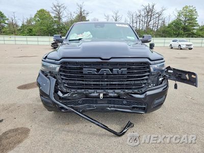 Piąte zdjęcie samochodu w środku: 2025 RAM 1500 LARAMIE VIN:1C6SRFJP4SN623034 - miniatura