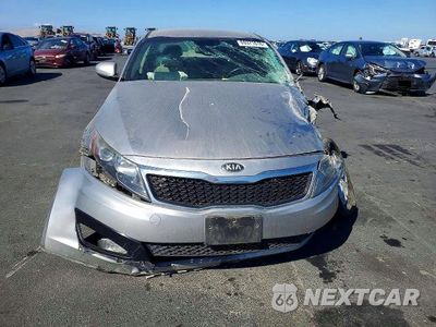 Piąte zdjęcie samochodu w środku: 2013 KIA OPTIMA LX VIN:KNAGM4A78D5317942 - miniatura
