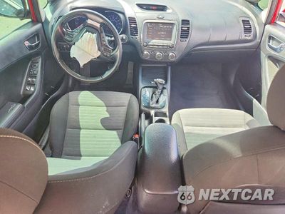 Zdjęcie 8 z 12 samochodu: 2017 KIA FORTE S VIN:3KPFL4A72HE070221 - miniatura