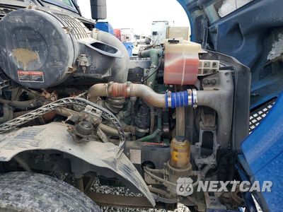 Zdjęcie 11 z 14 samochodu: 2013 VOLVO VNL SEMI TRUCK VIN:4V4NC9EH3DN141190 - miniatura