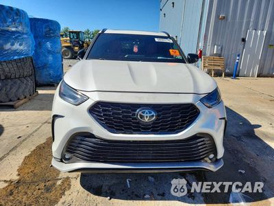 Piąte zdjęcie samochodu w środku: 2021 TOYOTA HIGHLANDER XSE VIN:5TDJZRBH7MS115862 - miniatura