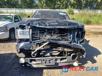 Piąte zdjęcie samochodu w środku: 2011 GMC SIERRA K3500 DENALI VIN:1GT426C86BF181802 - miniatura