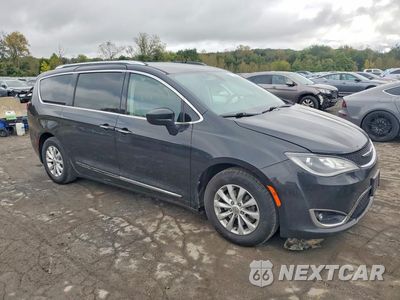 Czwarte zdjęcie samochodu z boku: 2019 CHRYSLER PACIFICA TOURING L VIN:2C4RC1BG6KR537415 - miniatura