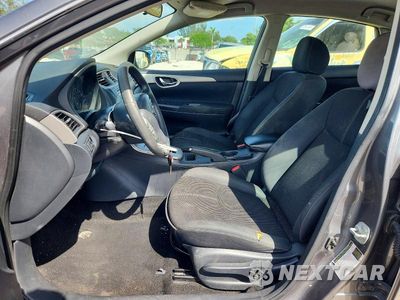 Zdjęcie 7 z 12 samochodu: 2015 NISSAN SENTRA S VIN:3N1AB7AP0FY381045 - miniatura