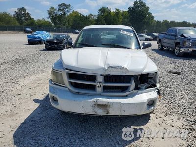 Piąte zdjęcie samochodu w środku: 2011 DODGE DAKOTA SLT VIN:1D7RE3GK5BS712535 - miniatura