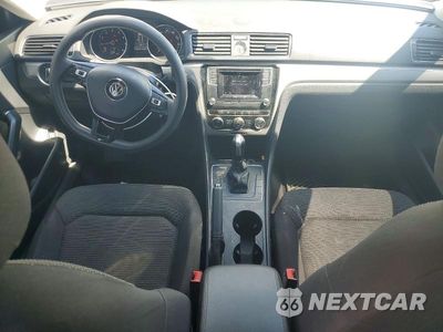 Zdjęcie 8 z 12 samochodu: 2017 VOLKSWAGEN PASSAT S VIN:1VWAT7A38HC064355 - miniatura