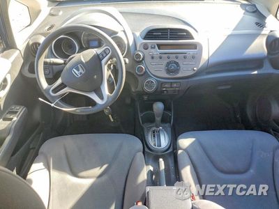 Zdjęcie 8 z 12 samochodu: 2013 HONDA FIT VIN:JHMGE8H34DC022907 - miniatura