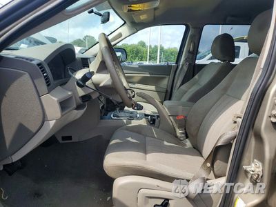 Zdjęcie 7 z 13 samochodu: 2005 JEEP GRAND CHEROKEE LAREDO VIN:1J4GR48K45C649351 - miniatura
