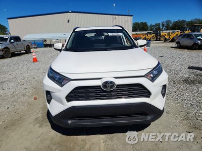 Piąte zdjęcie samochodu w środku: 2020 TOYOTA RAV4 XLE VIN:JTMW1RFV9LD060435 - miniatura