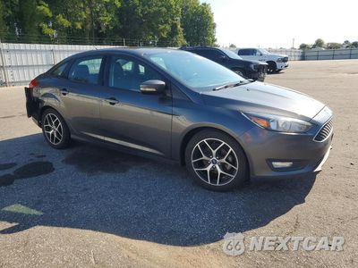 Czwarte zdjęcie samochodu z boku: 2018 FORD FOCUS SEL VIN:1FADP3H29JL226662 - miniatura