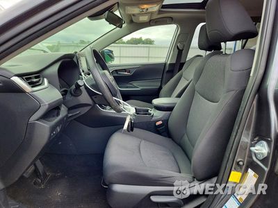 Zdjęcie 7 z 13 samochodu: 2019 TOYOTA RAV4 XLE VIN:JTMP1RFV7KD042289 - miniatura