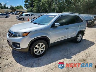 2013 KIA SORENTO LX 5XYKT4A67DG343835 - główne zdjęcie licytacji z USA - miniatura