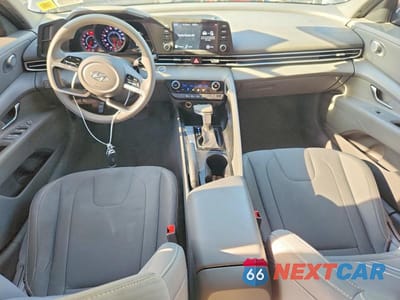 Zdjęcie 8 z 12 samochodu: 2021 HYUNDAI ELANTRA SEL VIN:5NPLM4AG6MH044260 - miniatura