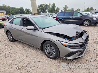 Czwarte zdjęcie samochodu z boku: 2024 HYUNDAI ELANTRA SEL VIN:KMHLM4DG3RU813477 - miniatura