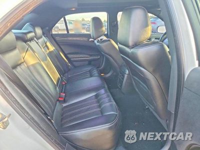 Zdjęcie 10 z 13 samochodu: 2019 CHRYSLER 300 S VIN:2C3CCABG0KH564822 - miniatura