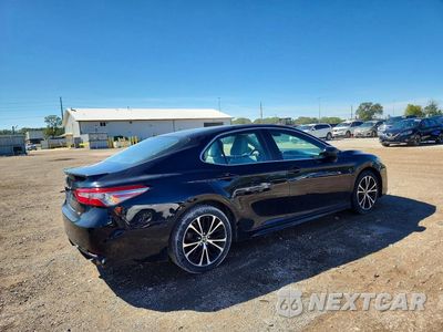 Trzecie zdjęcie samochodu z tyłu: 2018 TOYOTA CAMRY SE VIN:4T1B11HK2JU529781 - miniatura