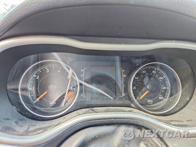 Zdjęcie 9 z 13 samochodu: 2015 JEEP CHEROKEE LATITUDE VIN:1C4PJLCB6FW781736 - miniatura