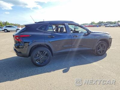 Trzecie zdjęcie samochodu z tyłu: 2026 CHEVROLET TRAX ACTIV VIN:KL77LKEP0TC160208 - miniatura