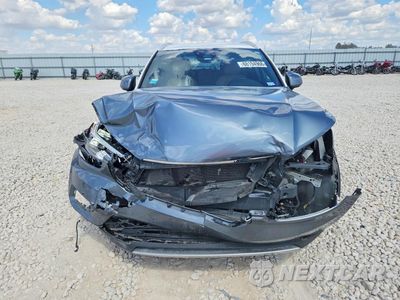 Piąte zdjęcie samochodu w środku: 2019 VOLVO XC40 T5 MOMENTUM VIN:YV4162UK7K2058069 - miniatura