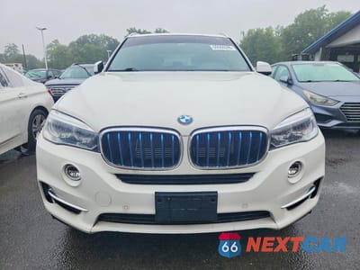 Piąte zdjęcie samochodu w środku: 2018 BMW X5 XDR40E VIN:5UXKT0C56J0W00500 - miniatura