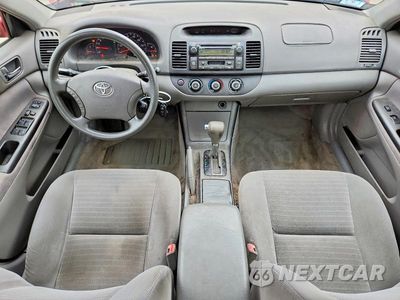 Zdjęcie 8 z 12 samochodu: 2005 TOYOTA CAMRY LE VIN:4T1BE32K95U023346 - miniatura