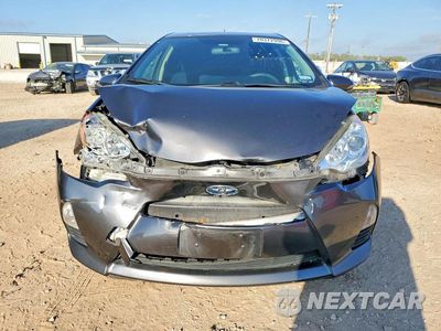 Piąte zdjęcie samochodu w środku: 2014 TOYOTA PRIUS C THREE VIN:JTDKDTB34E1560109 - miniatura