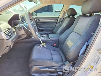 Zdjęcie 7 z 12 samochodu: 2019 HONDA ACCORD LX VIN:1HGCV1F1XKA102070 - miniatura