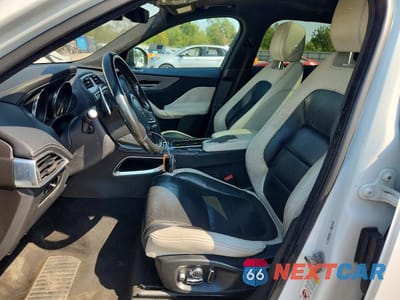 Zdjęcie 7 z 13 samochodu: 2019 JAGUAR F-PACE S VIN:SADCM2FV8KA390265 - miniatura