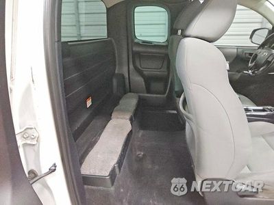 Zdjęcie 10 z 12 samochodu: 2017 TOYOTA TACOMA SR VIN:5TFRX5GN3HX090720 - miniatura