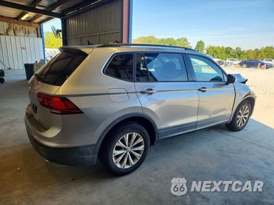 Trzecie zdjęcie samochodu z tyłu: 2020 VOLKSWAGEN TIGUAN S VIN:3VV1B7AX5LM165421 - miniatura