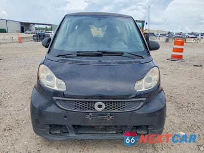 Piąte zdjęcie samochodu w środku: 2015 SMART FORTWO PURE VIN:WMEEJ3BA2FK800890 - miniatura