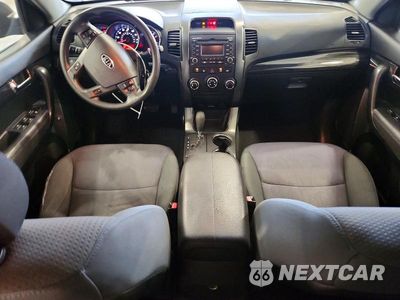 Zdjęcie 8 z 13 samochodu: 2013 KIA SORENTO LX VIN:5XYKT3A16DG375559 - miniatura
