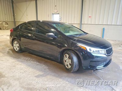 Czwarte zdjęcie samochodu z boku: 2017 KIA FORTE LX VIN:3KPFK4A76HE138362 - miniatura