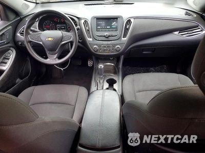 Zdjęcie 8 z 12 samochodu: 2017 CHEVROLET MALIBU LT VIN:1G1ZE5ST3HF133303 - miniatura