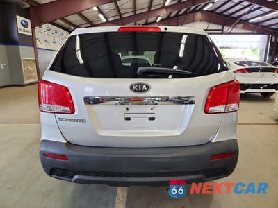 Zdjęcie 6 z 13 samochodu: 2011 KIA SORENTO LX VIN:5XYKT3A12BG060741 - miniatura