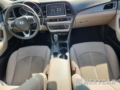 Zdjęcie 8 z 12 samochodu: 2018 HYUNDAI SONATA SE VIN:5NPE24AF3JH672620 - miniatura