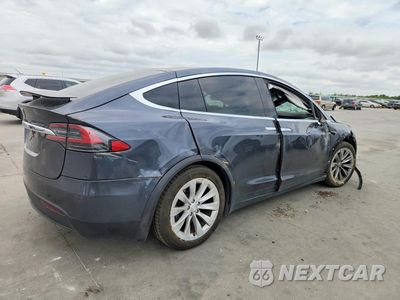 Trzecie zdjęcie samochodu z tyłu: 2018 TESLA MODEL X VIN:5YJXCDE27JF119996 - miniatura