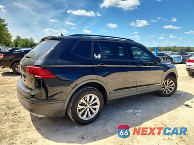 Trzecie zdjęcie samochodu z tyłu: 2020 VOLKSWAGEN TIGUAN S VIN:3VV1B7AX5LM178251 - miniatura