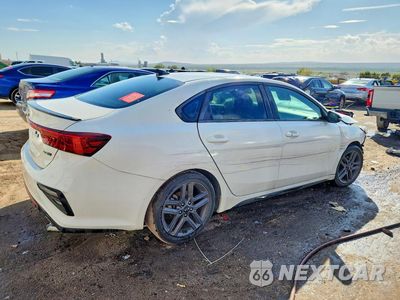 Trzecie zdjęcie samochodu z tyłu: 2020 KIA FORTE GT LINE VIN:3KPF34AD4LE195039 - miniatura