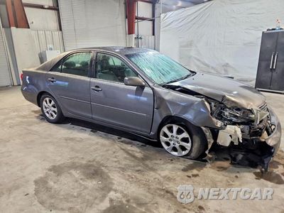 Czwarte zdjęcie samochodu z boku: 2005 TOYOTA CAMRY XLE V6 VIN:4T1BF30K45U593450 - miniatura